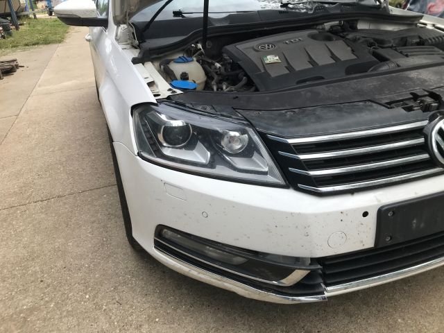 bontott VW PASSAT B7 Bal hátsó Ajtóbehúzó