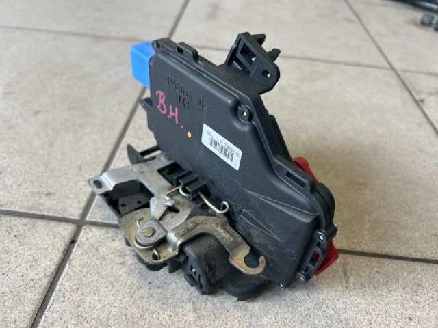 bontott VW PASSAT B7 Bal hátsó Ajtózár