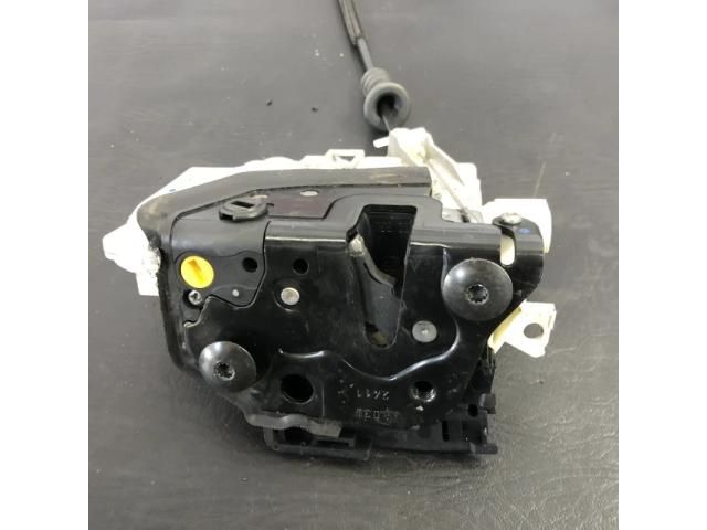 bontott VW PASSAT B7 Bal hátsó Ajtózár