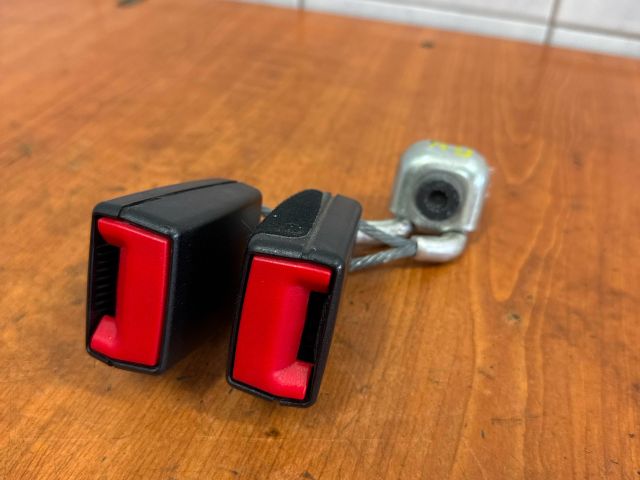 bontott VW PASSAT B7 Bal hátsó Biztonsági Öv Csat