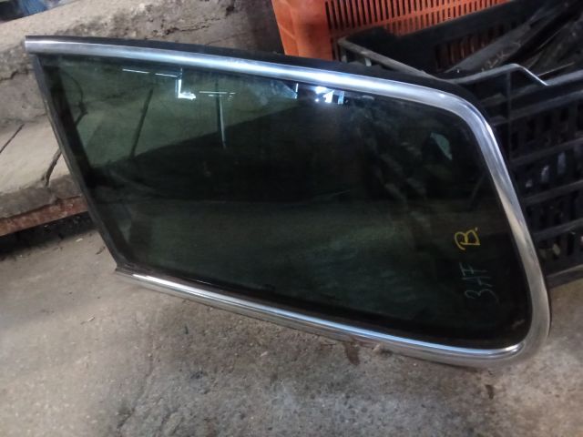 bontott VW PASSAT B7 Bal hátsó Fixüveg (Ajtóban)