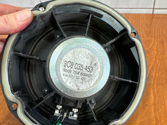 bontott VW PASSAT B7 Bal hátsó Hangszóró