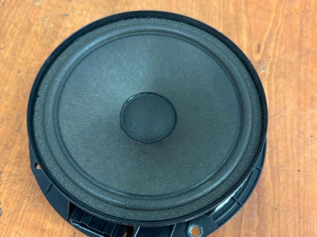 bontott VW PASSAT B7 Bal hátsó Hangszóró