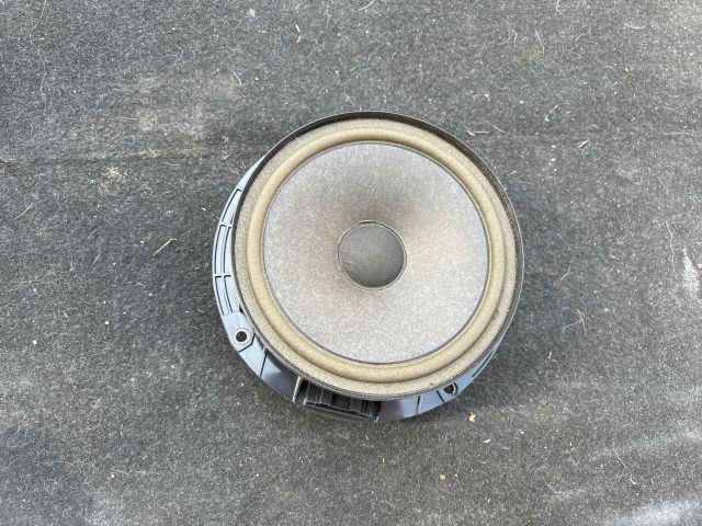 bontott VW PASSAT B7 Bal hátsó Hangszóró