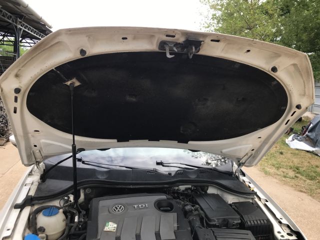 bontott VW PASSAT B7 Bal hátsó Kilincs Hátulja