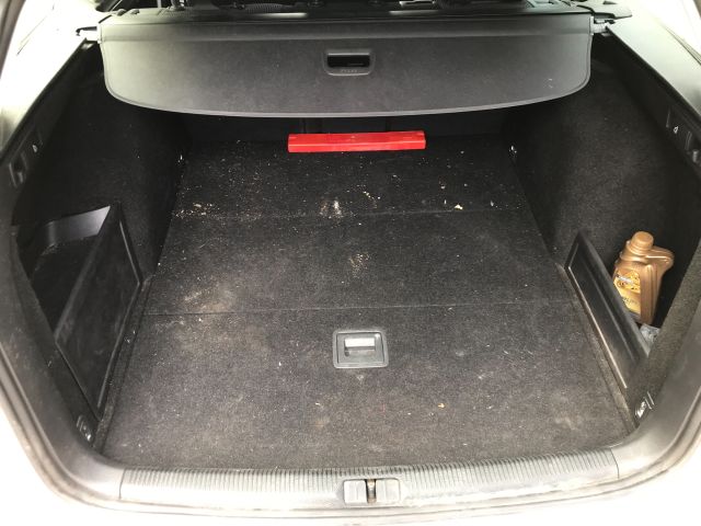 bontott VW PASSAT B7 Bal hátsó Kilincs Hátulja