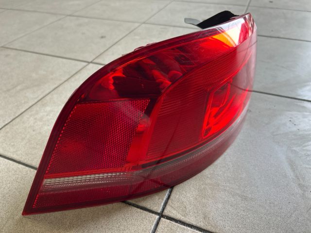 bontott VW PASSAT B7 Bal Hátsó Lámpa
