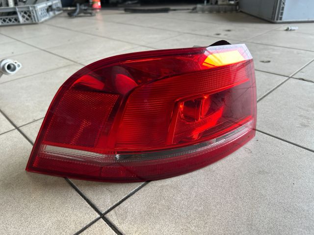 bontott VW PASSAT B7 Bal Hátsó Lámpa