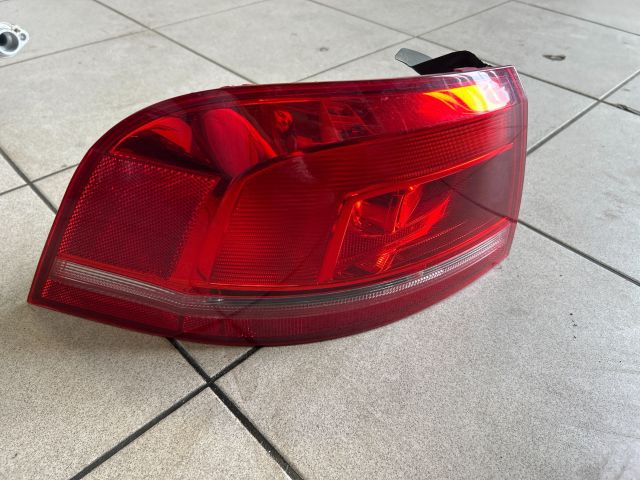 bontott VW PASSAT B7 Bal Hátsó Lámpa