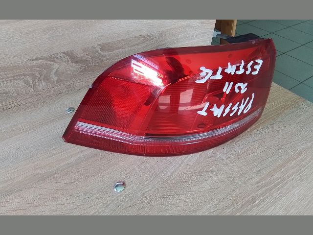 bontott VW PASSAT B7 Bal Hátsó Lámpa