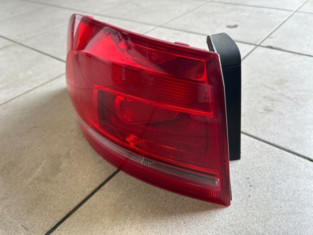 bontott VW PASSAT B7 Bal Hátsó Lámpa