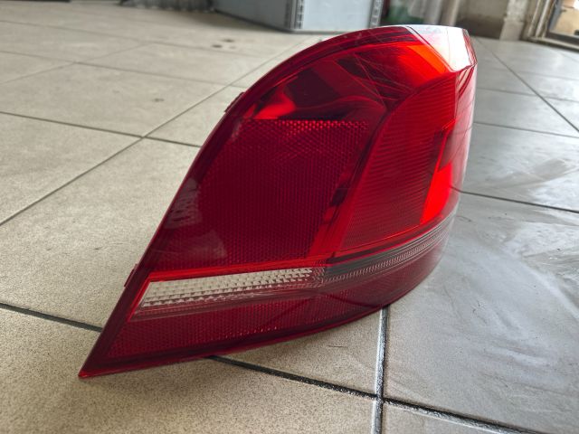 bontott VW PASSAT B7 Bal Hátsó Lámpa