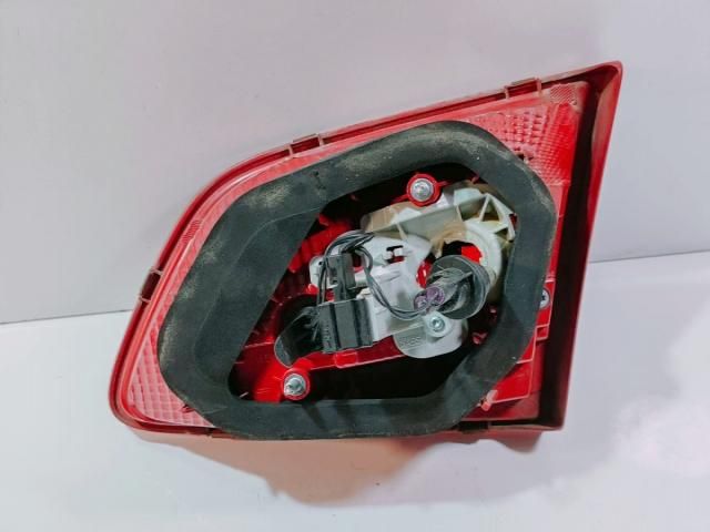 bontott VW PASSAT B7 Bal Hátsó Lámpa