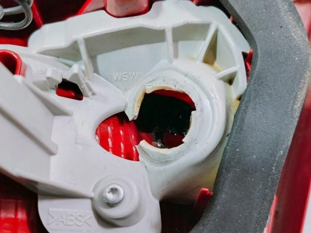 bontott VW PASSAT B7 Bal Hátsó Lámpa