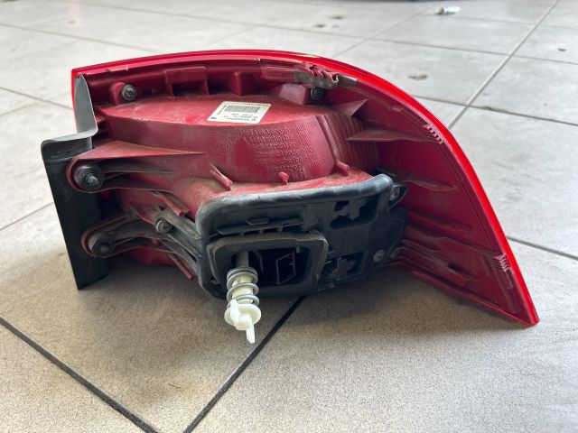 bontott VW PASSAT B7 Bal Hátsó Lámpa