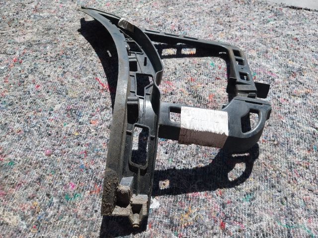 bontott VW PASSAT B7 Bal hátsó Oldal Lökhárító Tartó (Műanyag)