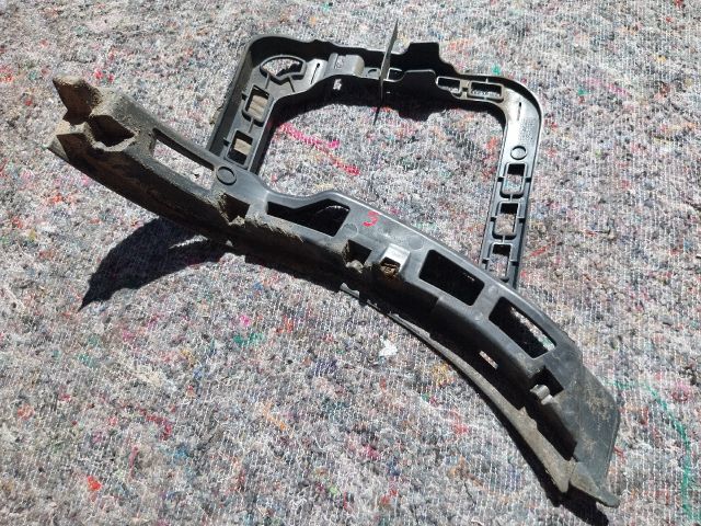 bontott VW PASSAT B7 Bal hátsó Oldal Lökhárító Tartó (Műanyag)