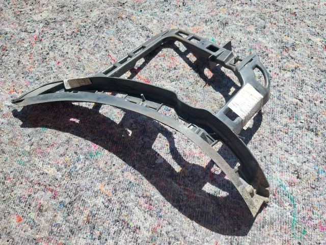 bontott VW PASSAT B7 Bal hátsó Oldal Lökhárító Tartó (Műanyag)