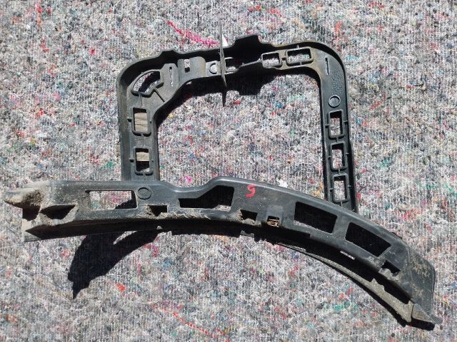 bontott VW PASSAT B7 Bal hátsó Oldal Lökhárító Tartó (Műanyag)