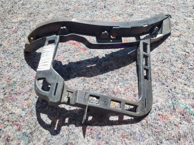 bontott VW PASSAT B7 Bal hátsó Oldal Lökhárító Tartó (Műanyag)