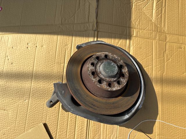 bontott VW PASSAT B7 Bal hátsó Tengelycsonk