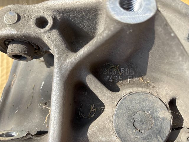 bontott VW PASSAT B7 Bal hátsó Tengelycsonk