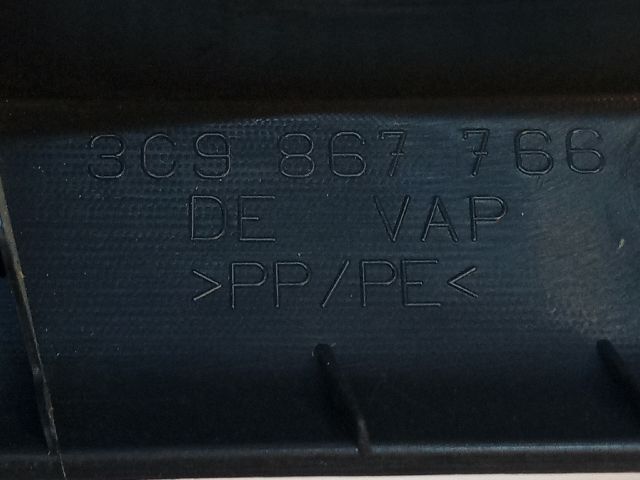 bontott VW PASSAT B7 Bal hátsó Ülés melletti Kárpit