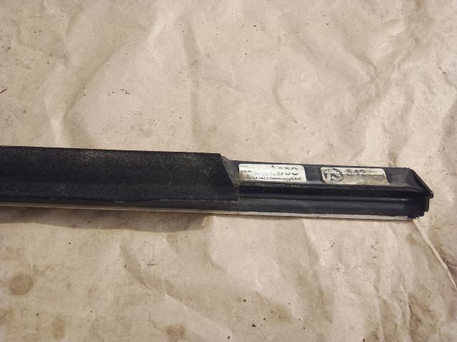 bontott VW PASSAT B7 Bal hátsó Vízlehúzó Gumicsík