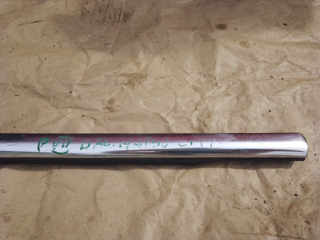 bontott VW PASSAT B7 Bal hátsó Vízlehúzó Gumicsík