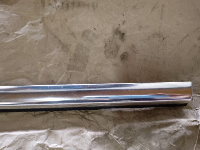 bontott VW PASSAT B7 Bal hátsó Vízlehúzó Gumicsík