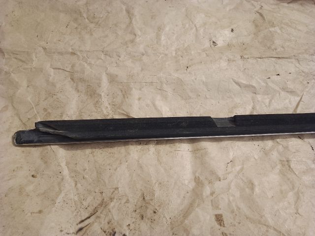 bontott VW PASSAT B7 Bal hátsó Vízlehúzó Gumicsík