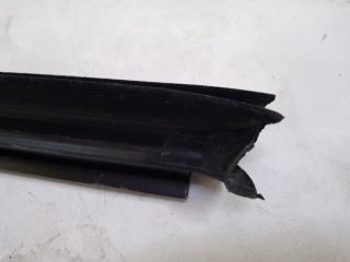 bontott VW PASSAT B7 Bal hátsó Vízlehúzó Gumicsík