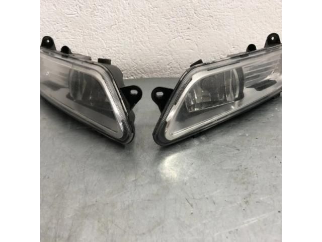 bontott VW PASSAT B7 Bal Ködfényszóró