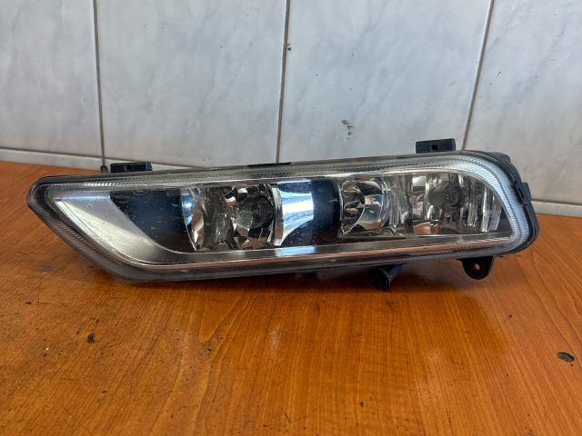 bontott VW PASSAT B7 Bal Ködfényszóró