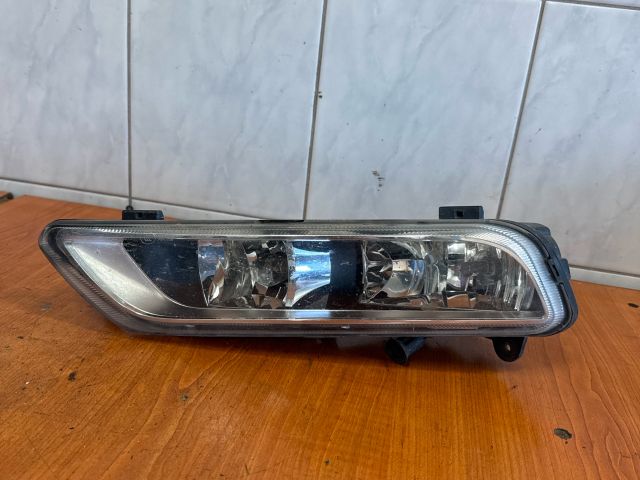 bontott VW PASSAT B7 Bal Ködfényszóró