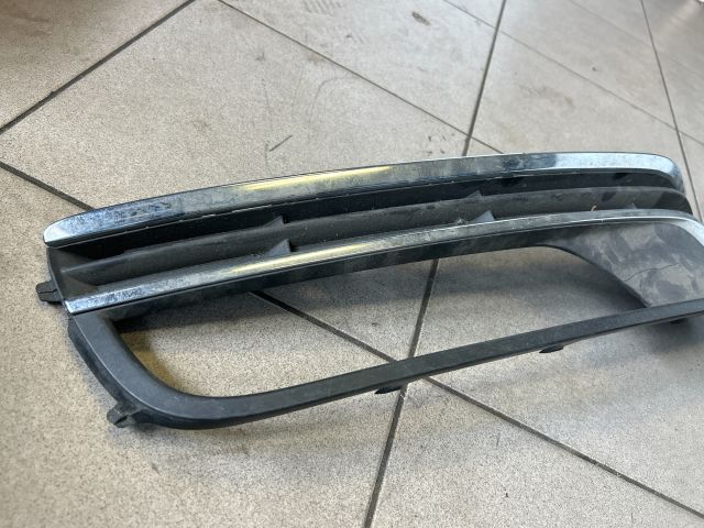 bontott VW PASSAT B7 Bal Ködlámpa Rács