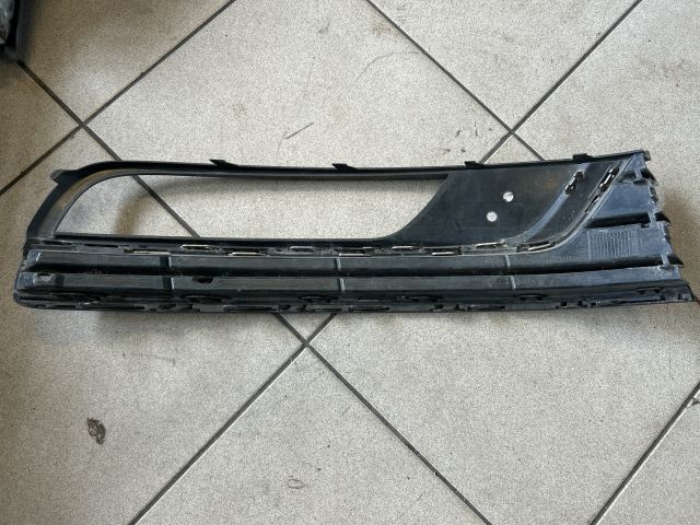 bontott VW PASSAT B7 Bal Ködlámpa Rács
