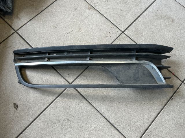 bontott VW PASSAT B7 Bal Ködlámpa Rács