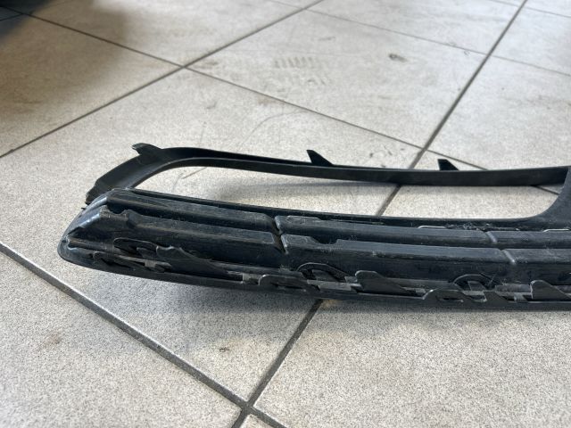 bontott VW PASSAT B7 Bal Ködlámpa Rács