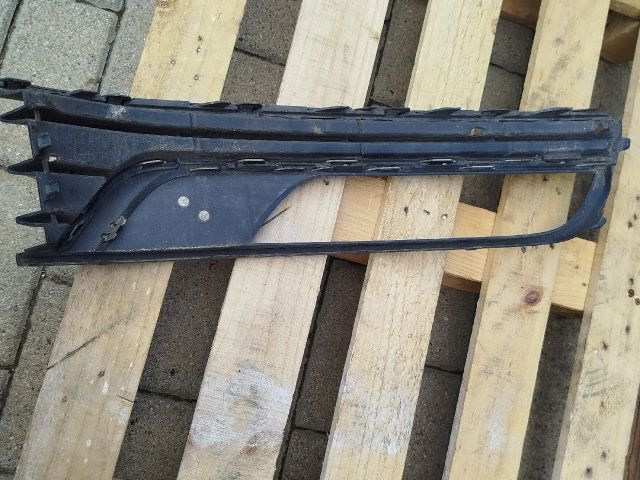 bontott VW PASSAT B7 Bal Ködlámpa Rács