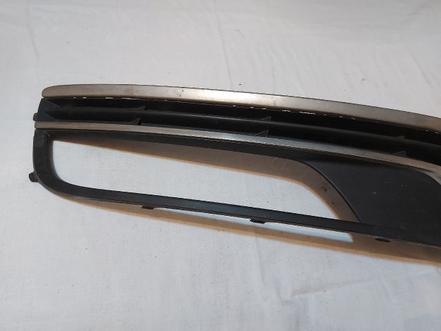 bontott VW PASSAT B7 Bal Ködlámpa Rács