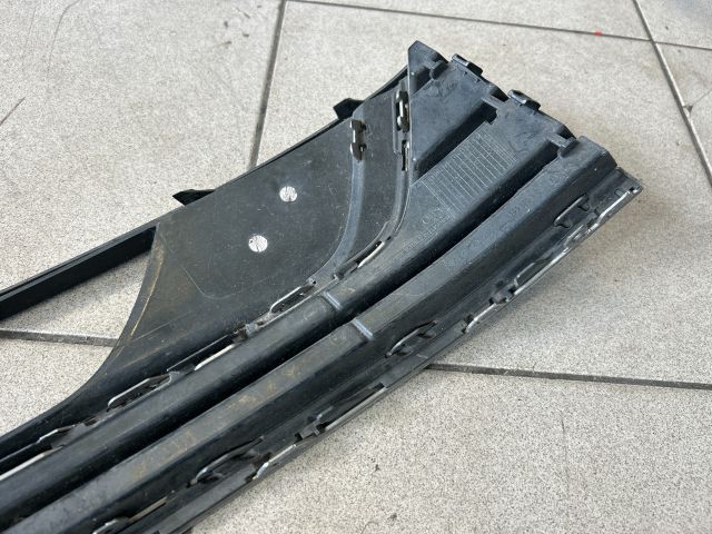 bontott VW PASSAT B7 Bal Ködlámpa Rács