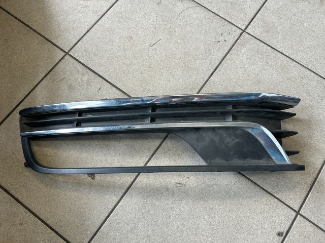 bontott VW PASSAT B7 Bal Ködlámpa Rács