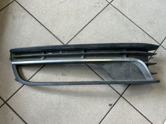bontott VW PASSAT B7 Bal Ködlámpa Rács