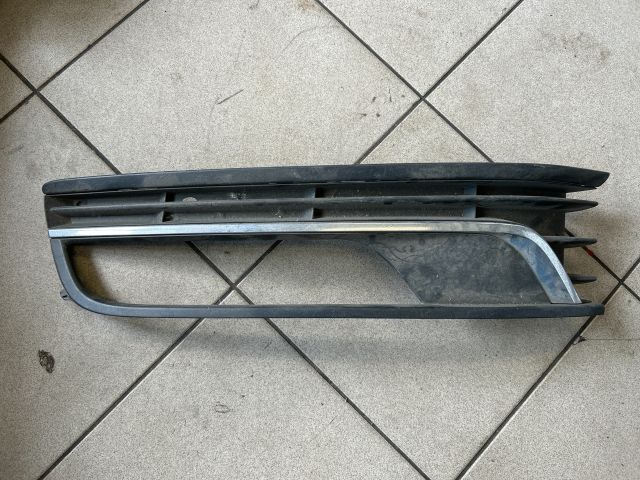 bontott VW PASSAT B7 Bal Ködlámpa Rács