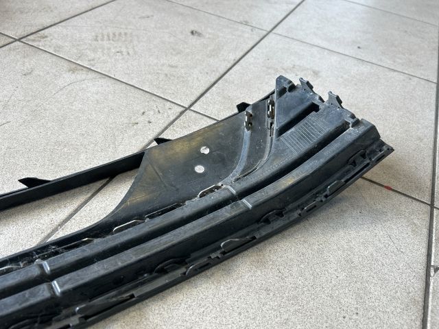 bontott VW PASSAT B7 Bal Ködlámpa Rács