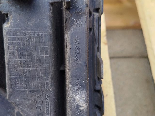 bontott VW PASSAT B7 Bal Ködlámpa Rács