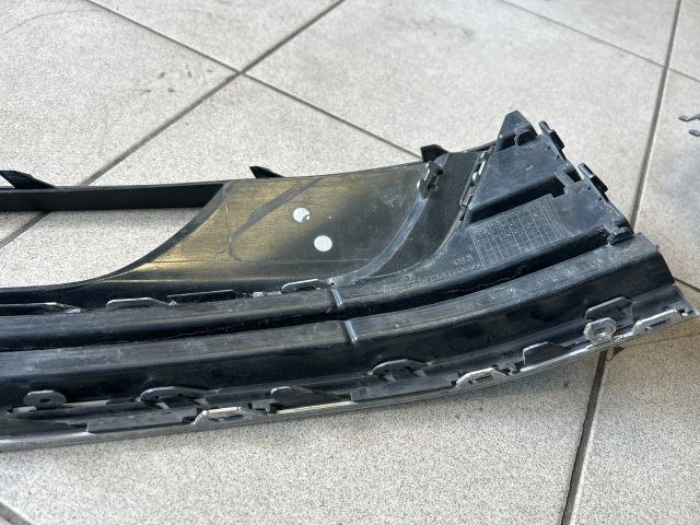 bontott VW PASSAT B7 Bal Ködlámpa Rács