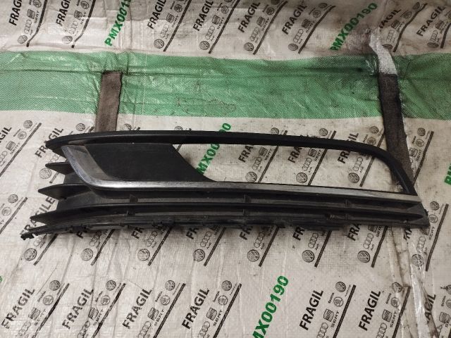 bontott VW PASSAT B7 Bal Ködlámpa Rács