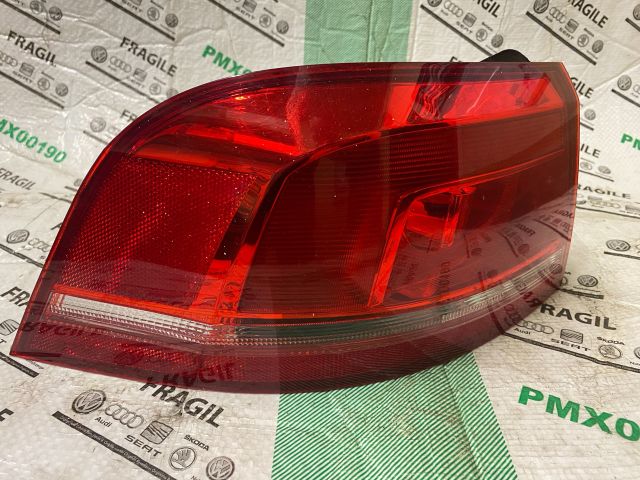 bontott VW PASSAT B7 Bal Külső Hátsó Lámpa